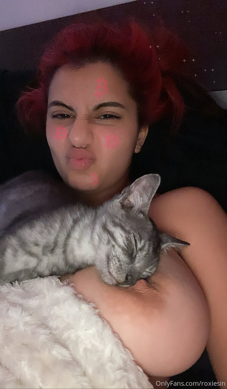 Roxiesin porn onlyfans