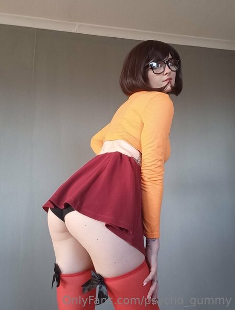 Ryn Psycho Gummy onlyfans strip tease