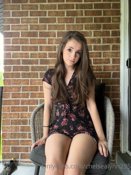 Chelsea Lynn naked onlyfans leak