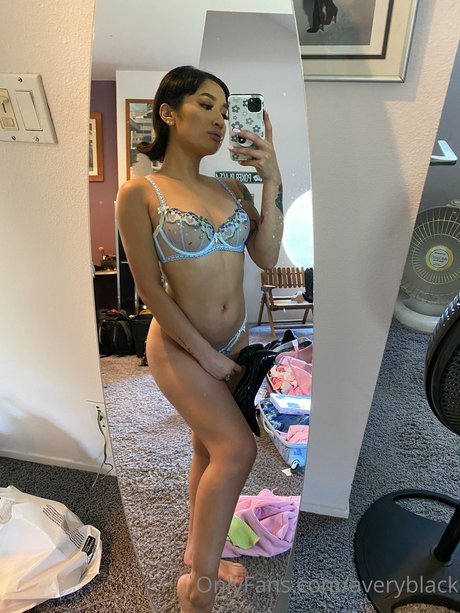 Avery black onlyfans desnuda