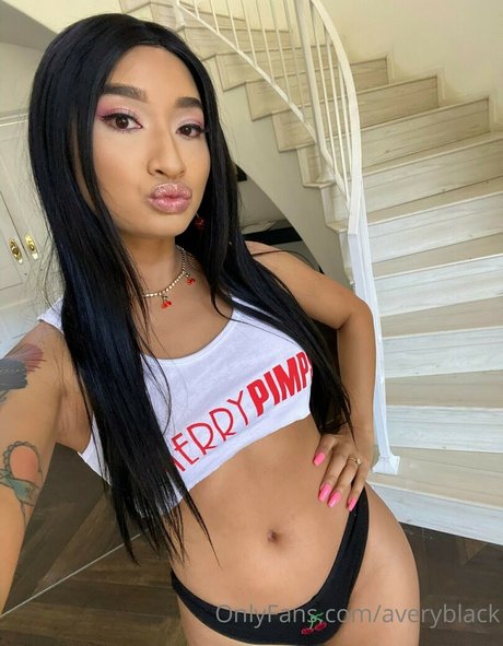 Avery black only fans