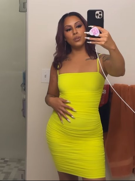 Reverie love topless onlyfans