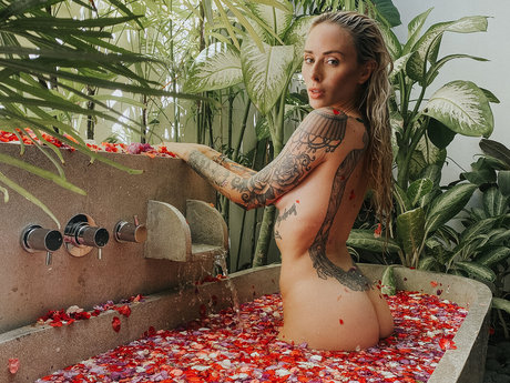 celebrity sextape onlyfans beautiful naked self-portrait