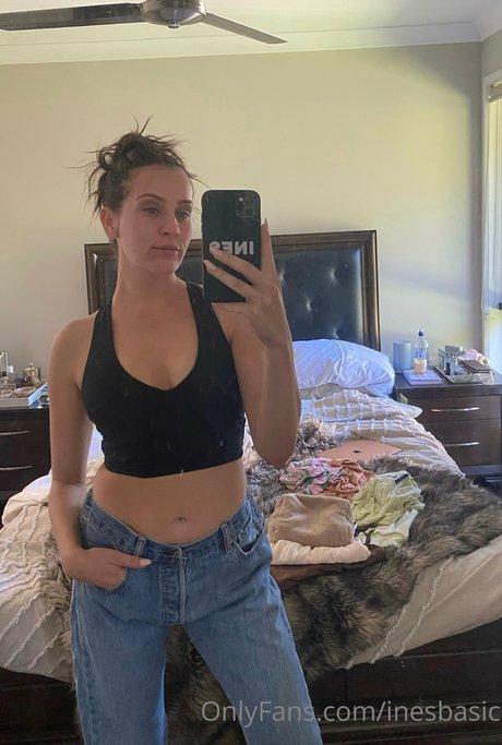 Ines Basic_ Profile pic