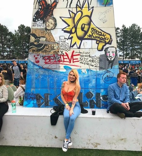 Autumn Moretti leaked onlyfans sextape