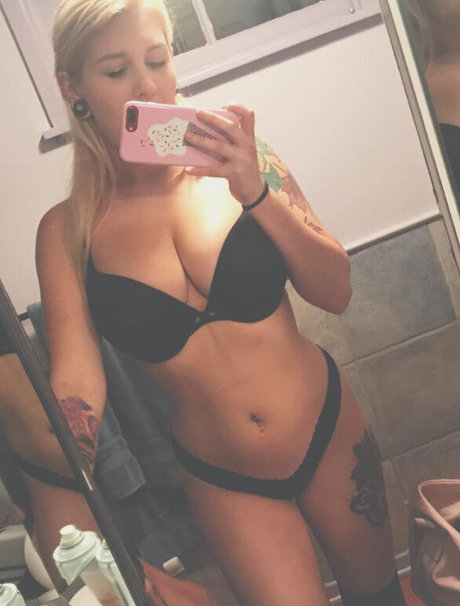 Autumn Moretti boobs onlyfans