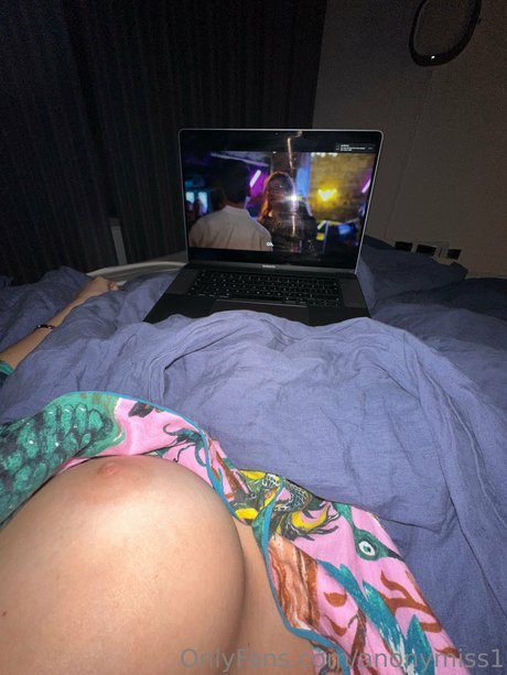 anonymiss1 onlyfans content