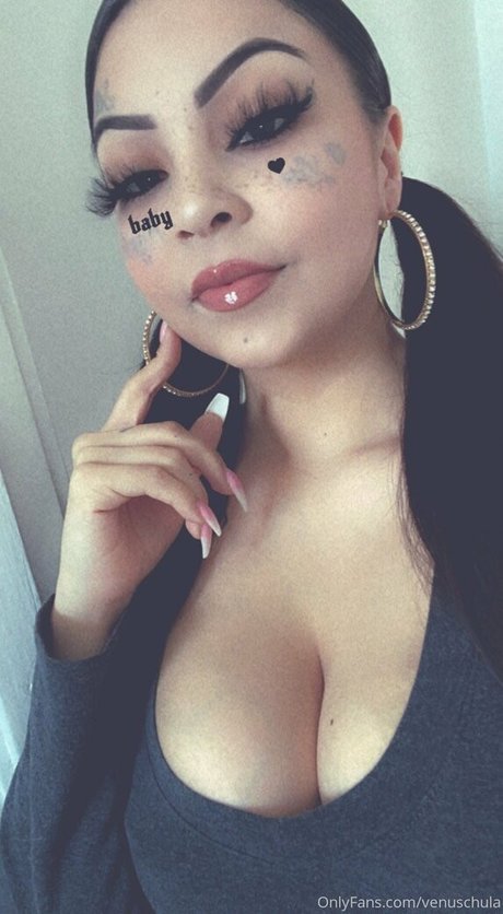 venuschula only fans porn