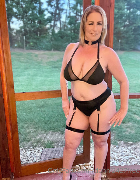 danni2427free naked onlyfans