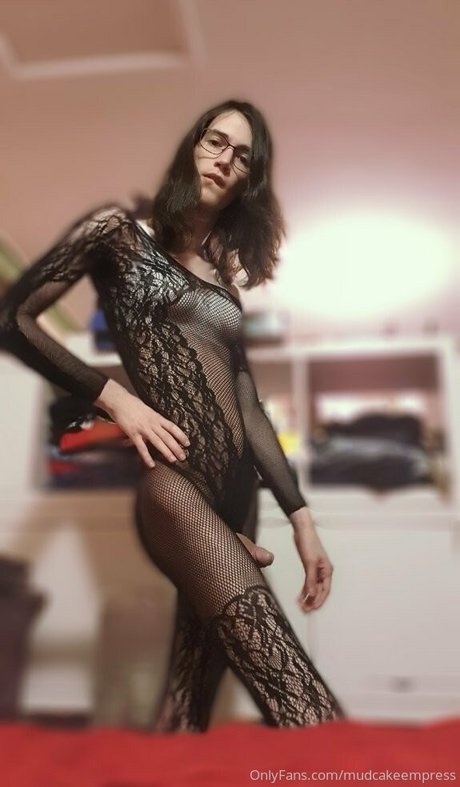 mudcakeempress onlyfans explicit content