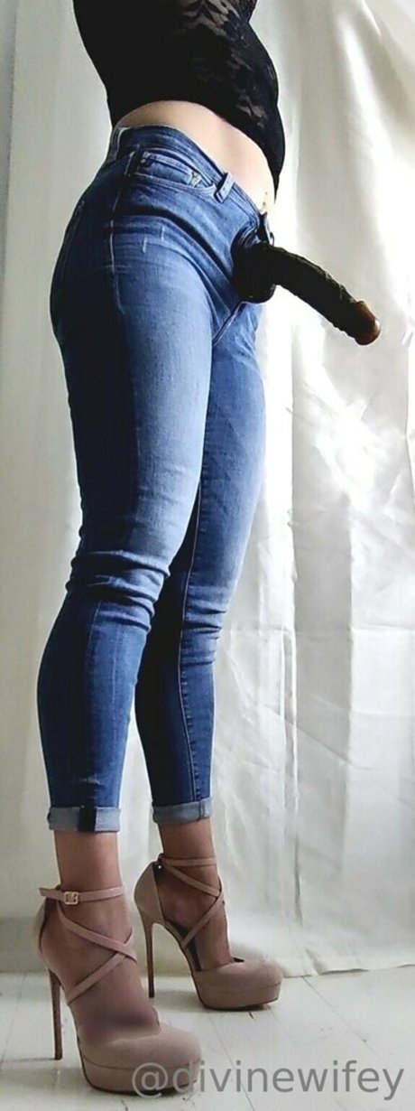 divinewifeyfree onlyfans free