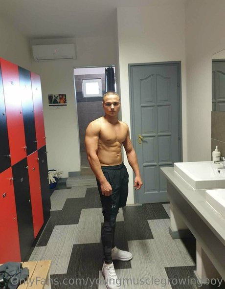 youngmusclegrowingboy onlyfans leaks
