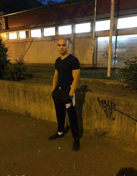 youngmusclegrowingboy nude on onlyfans