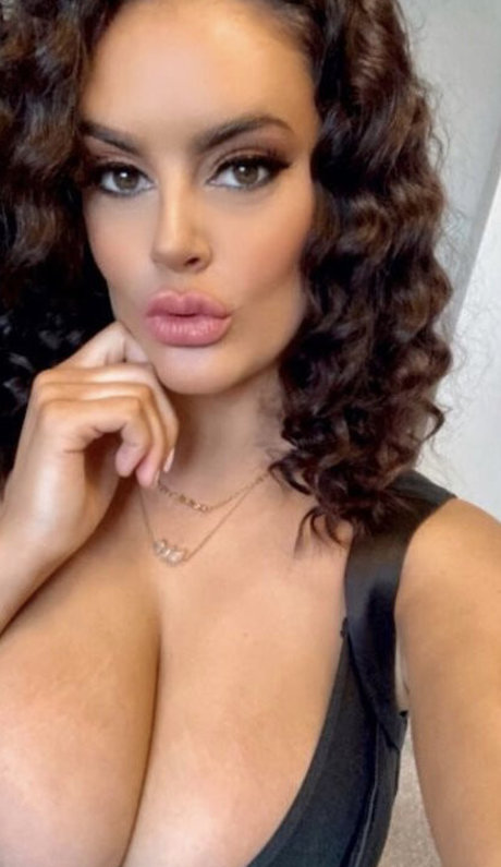 Elleford_ onlyfans leaj