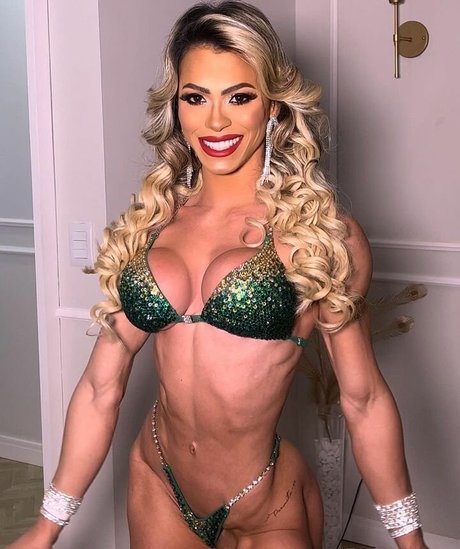 Eduarda Bezerra onlyfans model images