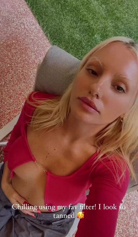 Alexandra Stan Profile pic