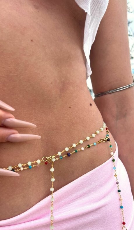 Alexandra Stan onlyfans strip tease