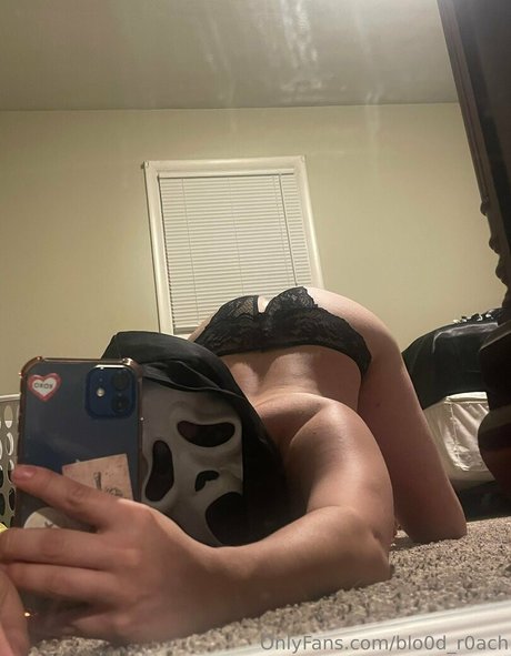 blo0d r0ach onlyfans topless