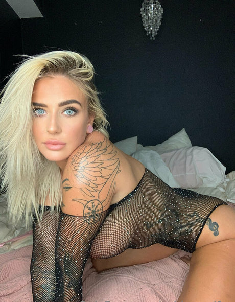 ashleywolfxo onlyfans pictures