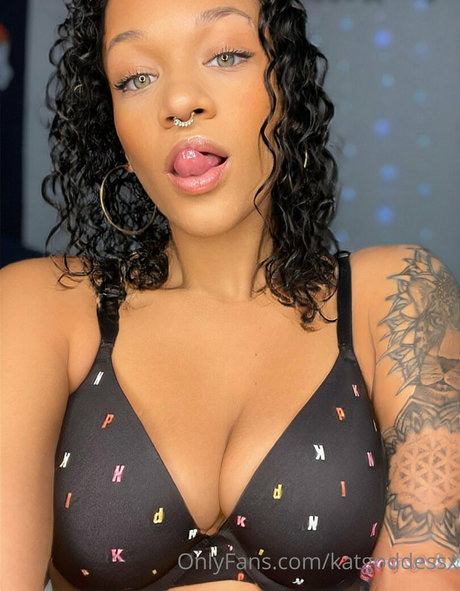 katgoddessx nude onlyfans pics