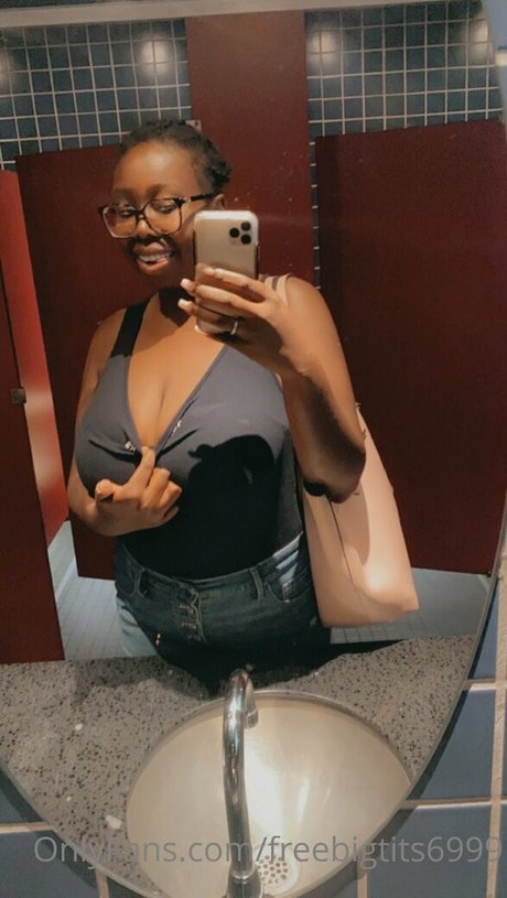 freebigtits6999 onlyfans content
