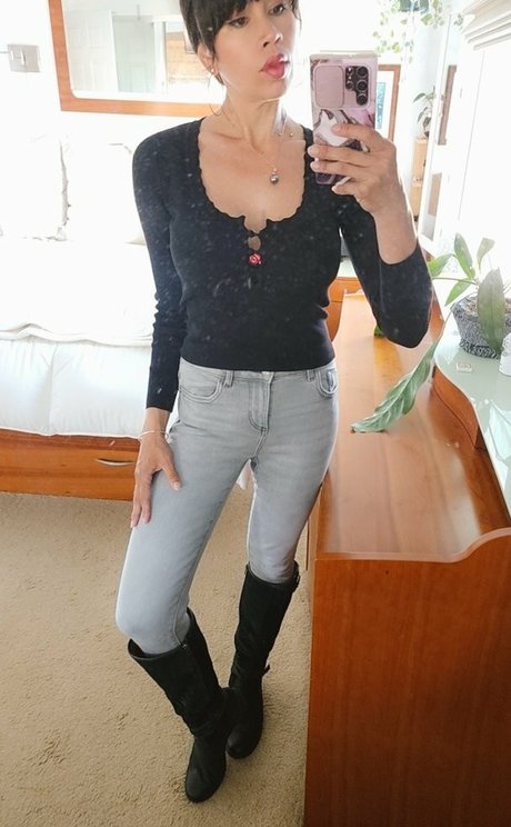 Hautemilf free only fans