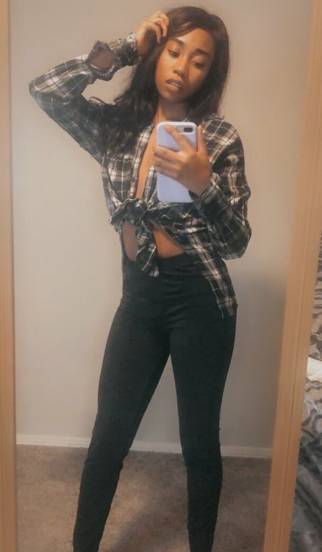 aprilraeee onlyfans xx