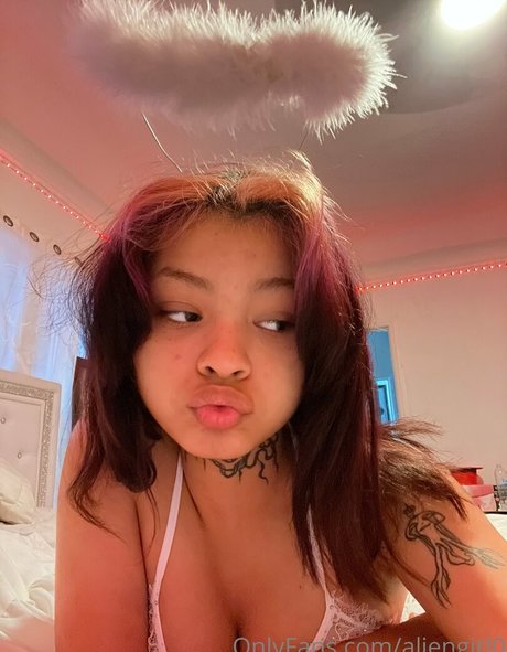 aliengirl0 nude only fans