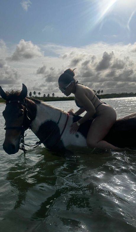 Vitoria Kelly naked onlyfans