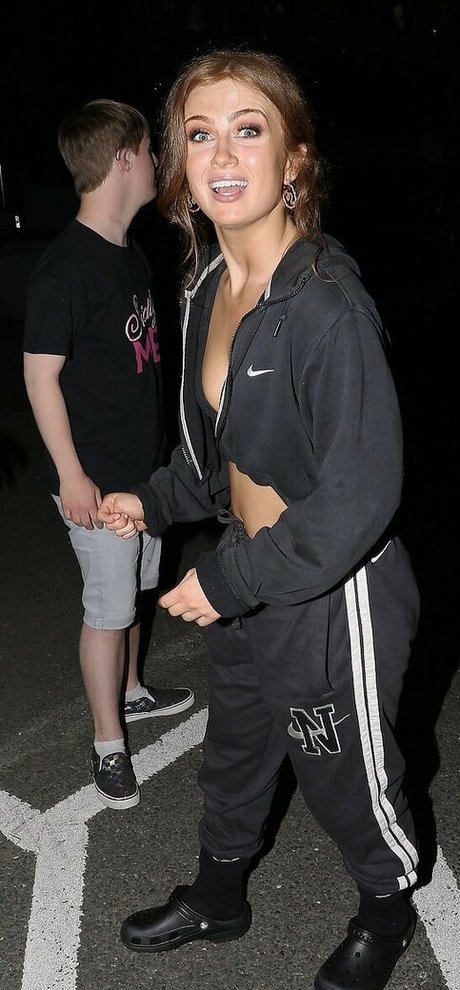 Maisie Smith onlyfans leaks.