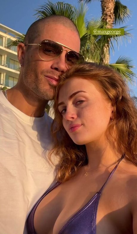 Maisie Smith tits onlyfans