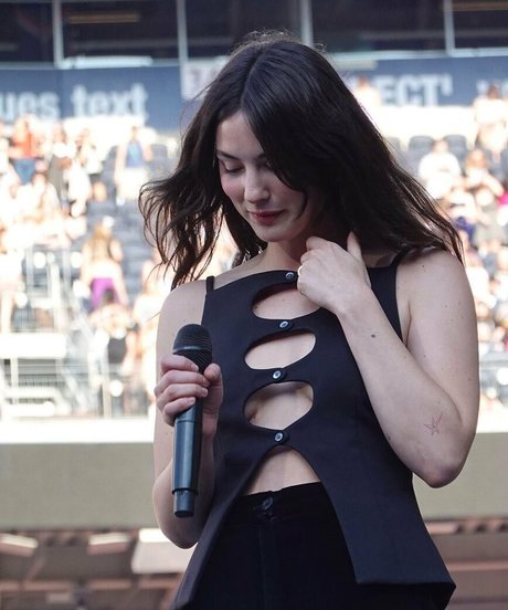 Gracie Abrams onlyfans leaked xxx