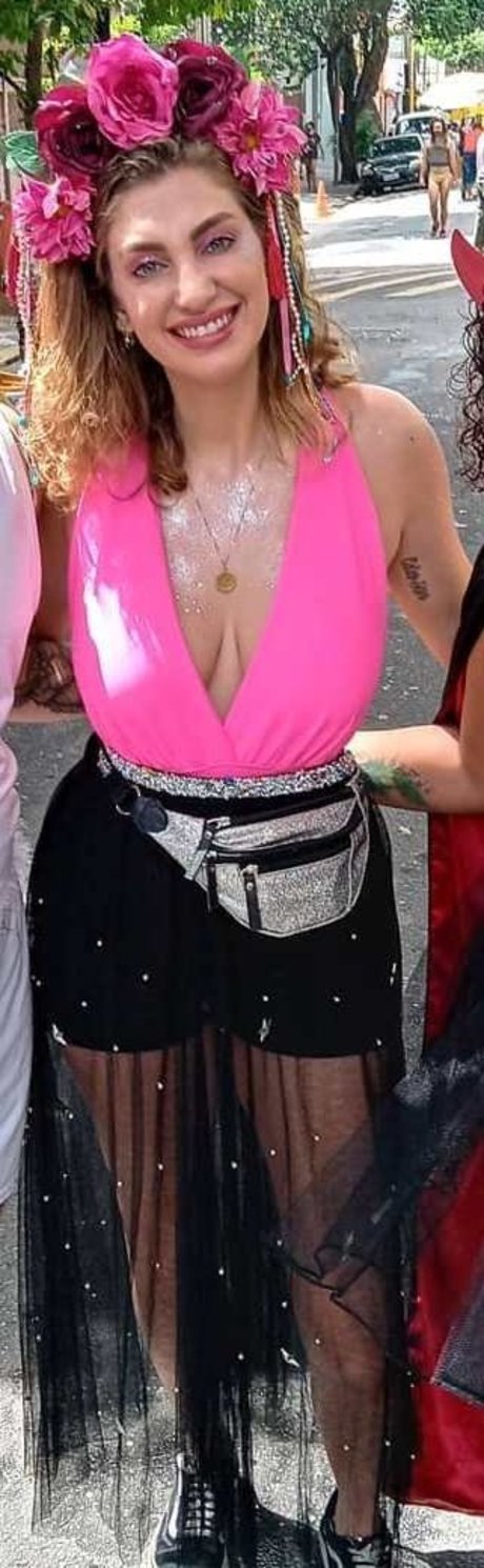 Carol Moreira onlyfans nude photos