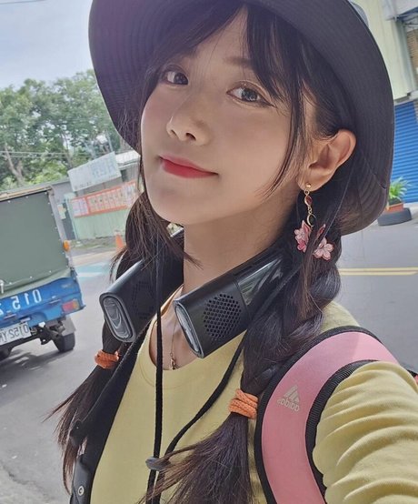 jinnytty onlyfans posts