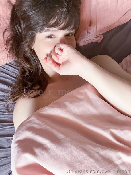 eve r moon onlyfans leak ass