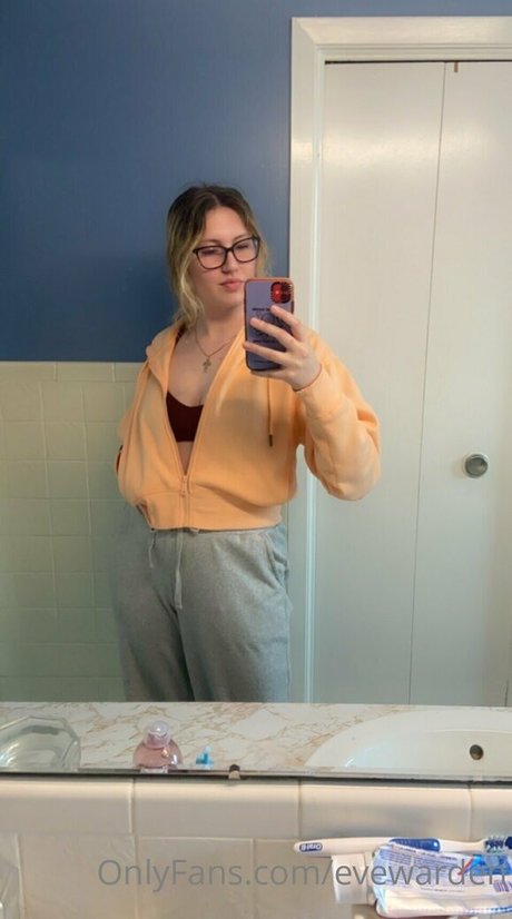 evewarden onlyfans page