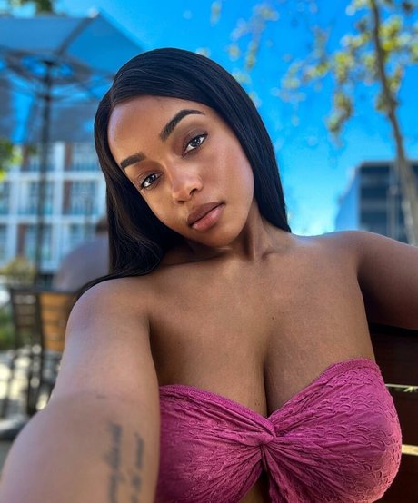 Lily Starfire onlyfans sexy