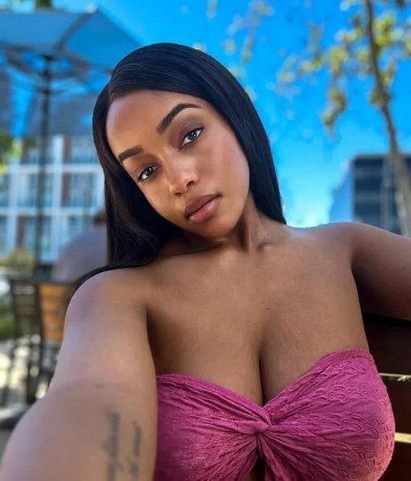 Lily Starfire onlyfans desnuda