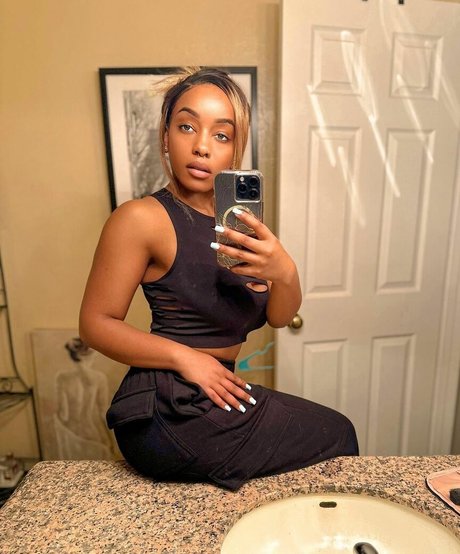 Lily Starfire leaked onlyfans photos