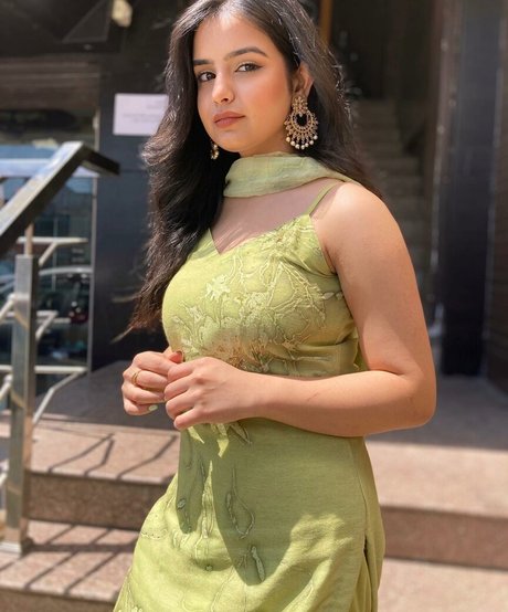 Aarushi Abrol only fans leak porn