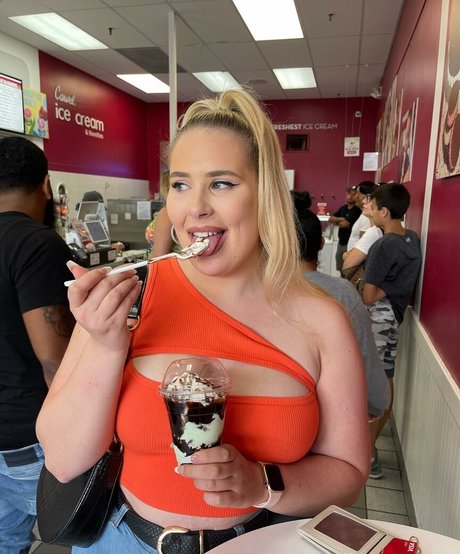 Sophie Turner onlyfans leaked tits