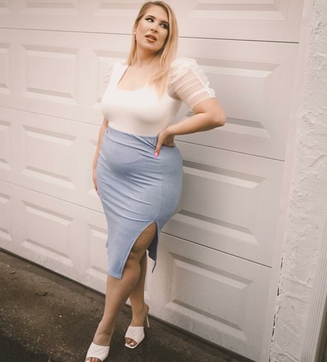 Sophie Turner naked onlyfans pics