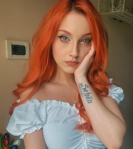 Mona Schon only fans