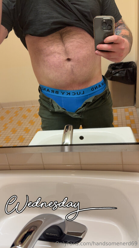 Handsomenerd69 onlyfans leams