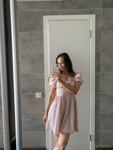 Emily Sweet nude onlyfans leaks