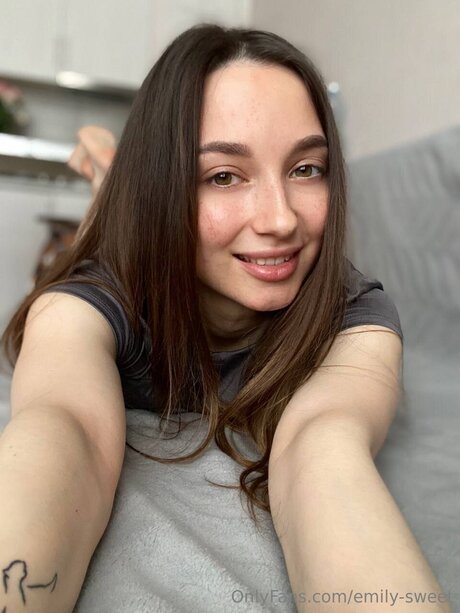 Emily Sweet nude onlyfans