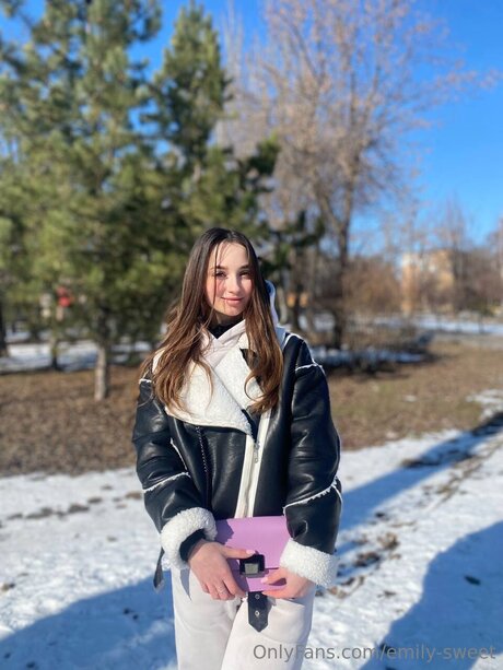 Emily Sweet only fans pics