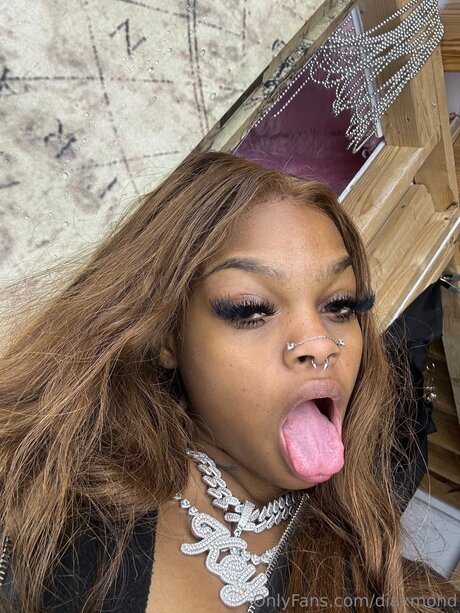 Diaxmond onlyfans striptease