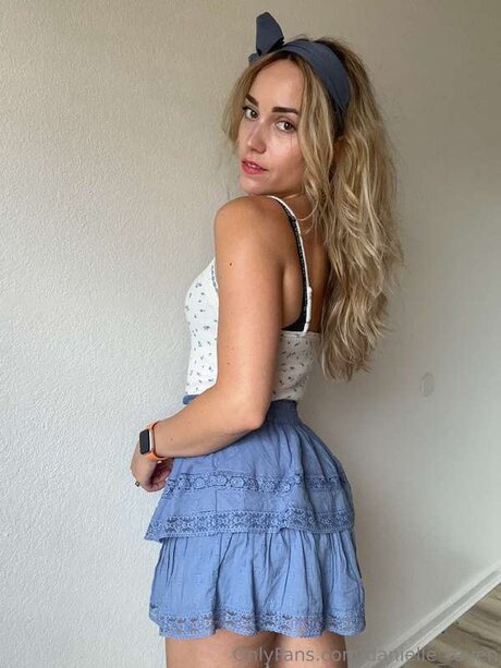 Danielle Raven onlyfans star