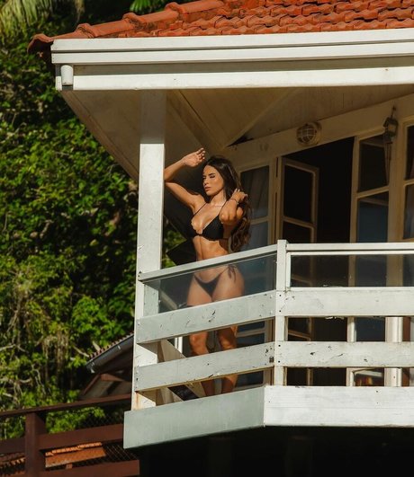 Thay Lupi naked onlyfans pics